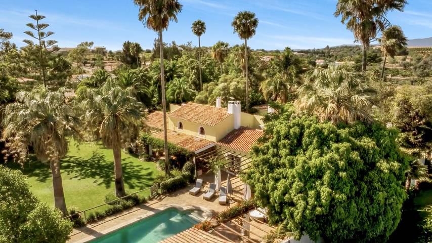 Casa de férias para 12 pessoas, com jardim e sauna, com animais de estimação em Mexilhoeira Grande