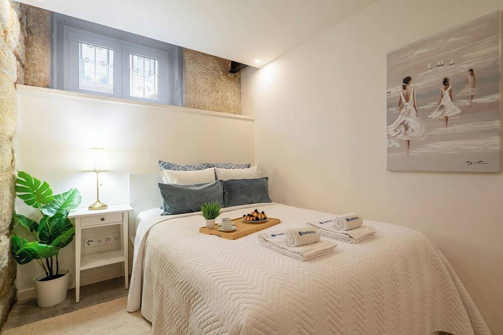 Apartamento inteiro, 2 Comfy Flats | Jacuzzi & Terrace in Cedofeita, Porto