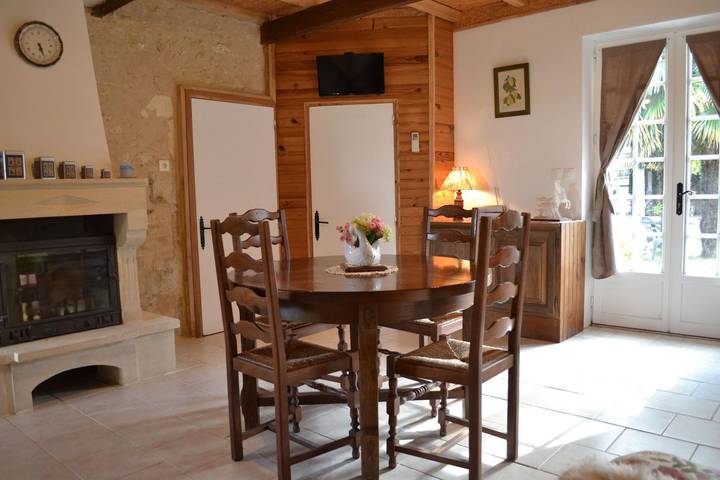 Gîte pour 4 personnes, avec jardin en Charente - 2