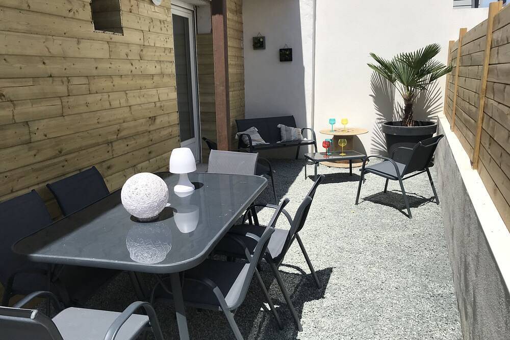 Apartamento entero, T4 with courtyard and Spa 400m from the beach in Angoulins, Región de La Rochelle