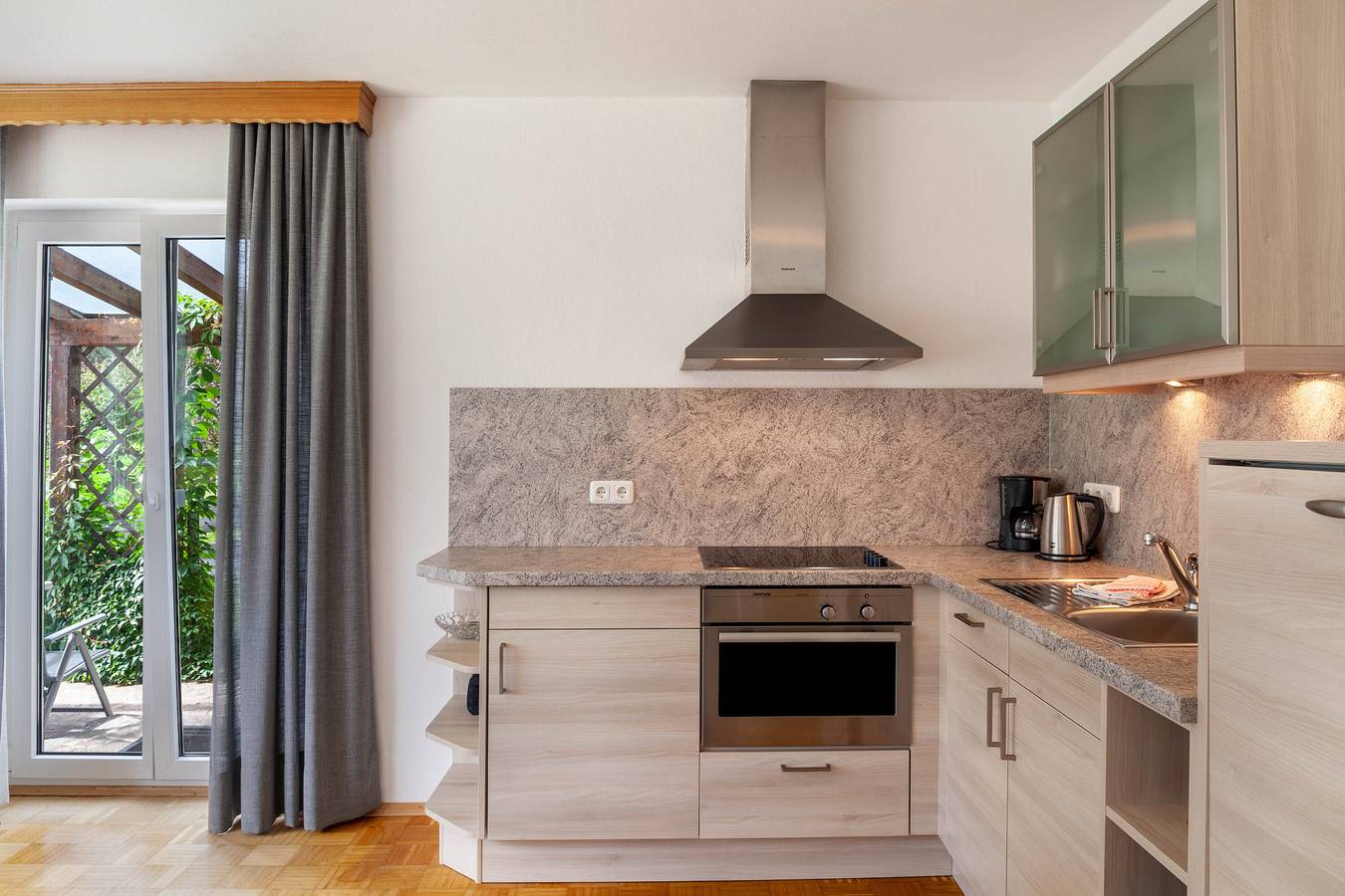 Ganze Wohnung, Ferienwohnung 'Haus Latschenhang 5 Karwendel' mit Bergblick, privater Terrasse und Wlan in Mittenwald, Bayerische Alpen