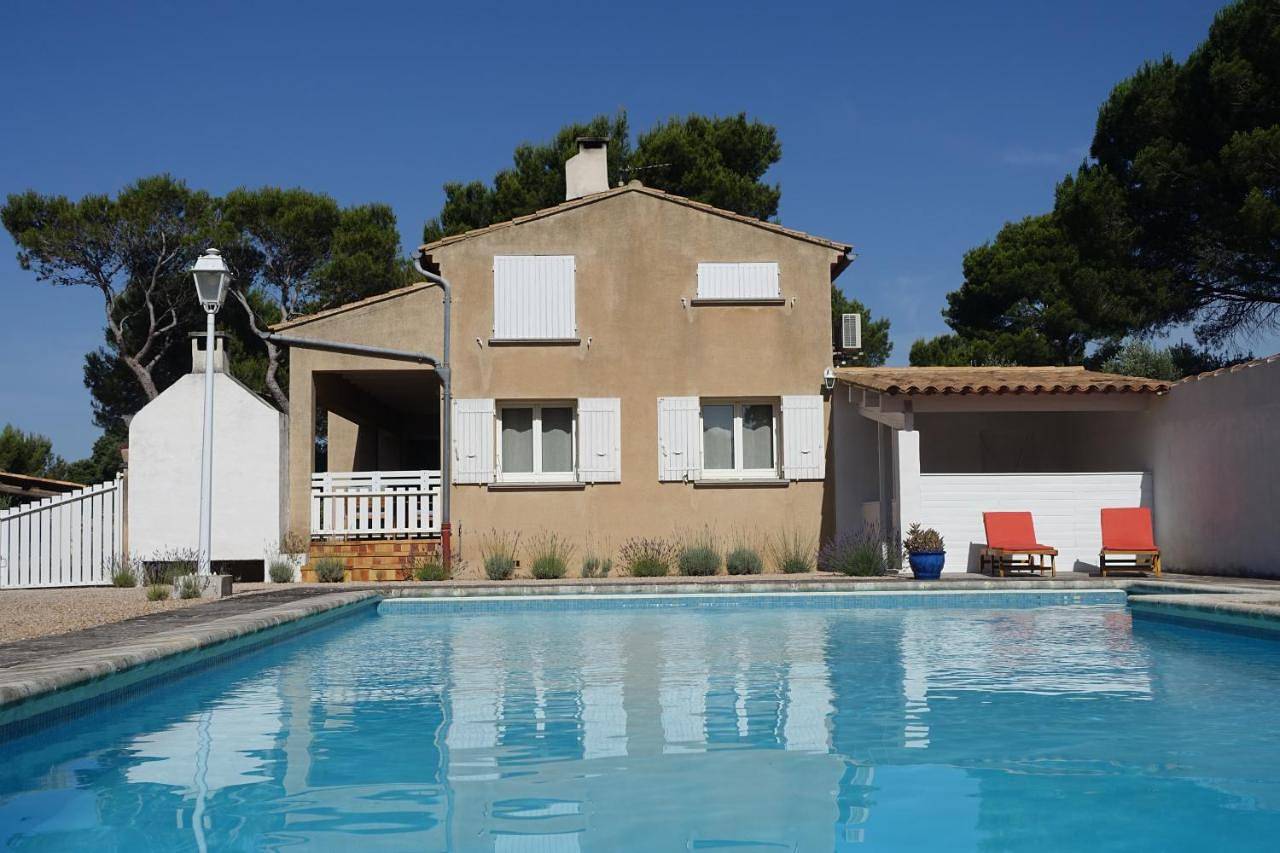 Chambre dans maison provençale avec piscine in Cavaillon, Parc naturel régional du Luberon