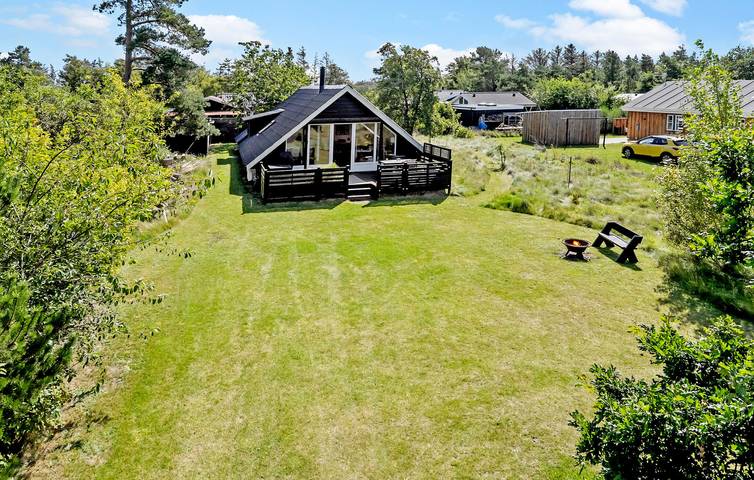 Ferienhaus für 4 Personen, mit Terrasse und Garten in Stauning
