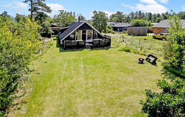 Ferienhaus für 4 Personen, mit Terrasse und Garten in Stauning