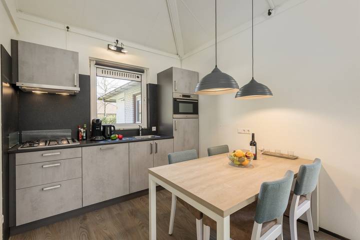 Ferienhaus für 4 Personen, mit Balkon/Terrasse und Terrasse sowie Garten und Pool auf Texel - 4