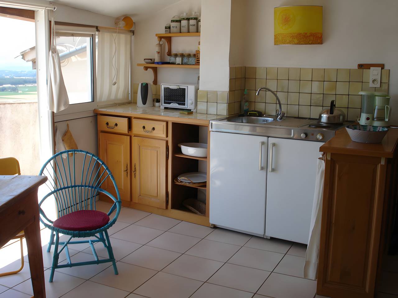 Appartement entier, Appartement 'Du Haut' avec vue montagne, terrasse privée et Wi-Fi in La Bégude-de-Mazenc, Région de nyons
