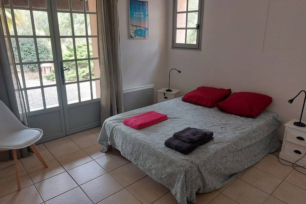 10' from seaside, quiet nature, on one level in Le Muy, Draguignan Region