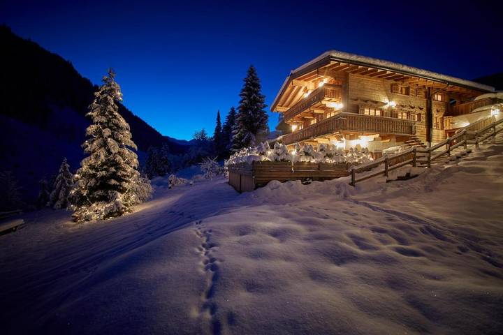 Chalet voor 12 personen, with sauna and whirlpool as well as tuin in Hinterglemm