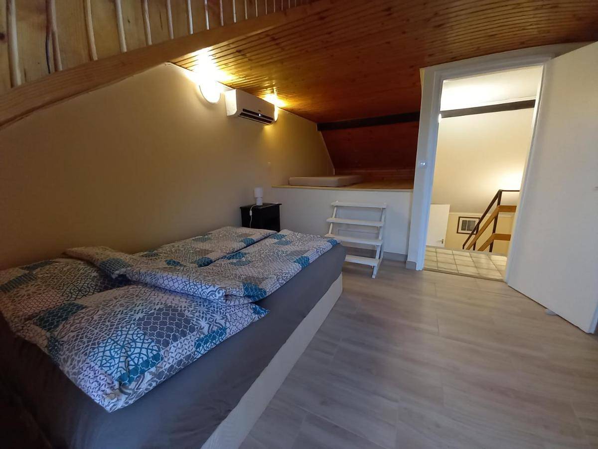 Ganze Wohnung, Malibu Apartment Balaton North in Balatonalmadi, Plattensee nordufer