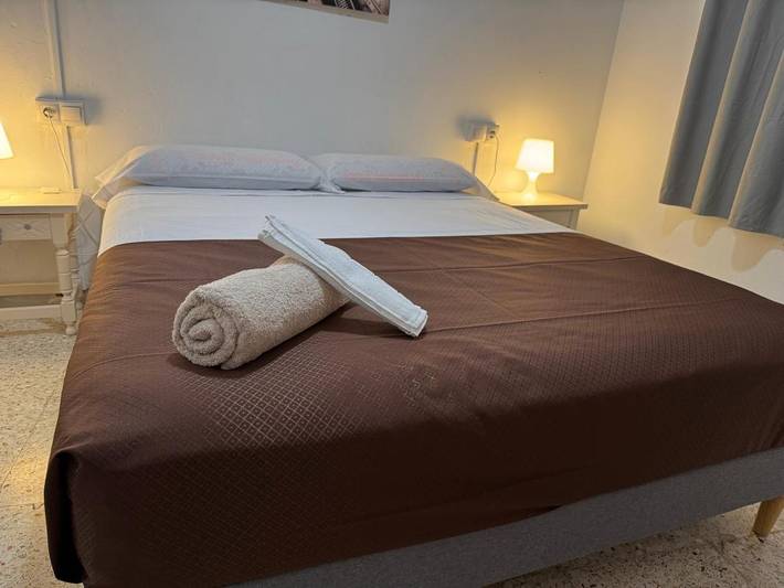 Apartamento para 5 personas, con piscina además de jardín y terraza, Se admiten mascotas en Berja