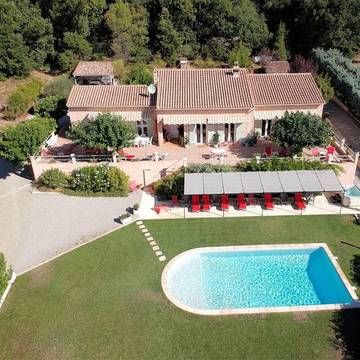 Chambre d’hôte pour 7 personnes, avec jardin et piscine dans les Alpes-de-Haute-Provence