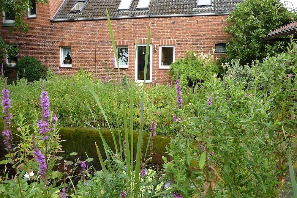 Ganze Wohnung, Komfortable Ferienwohnung mit Traumgarten in Bleckede, Elbtalaue