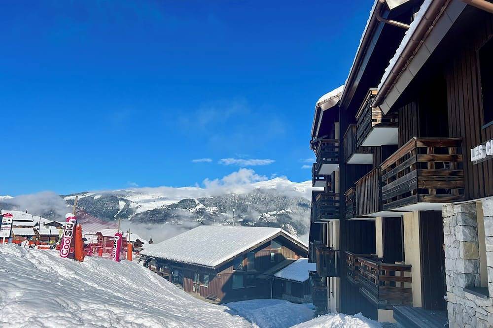 Entire apartment, La Plagne Montalbert - Cozy ski-in/ski-out apartment - Family & view in La Plagne, Aime-la-Plagne