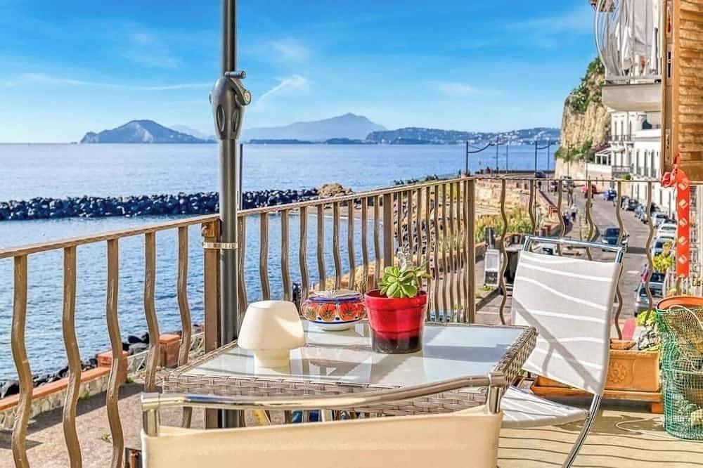 Entire apartment, La Perla Flegrea \n“Luxury Experience “ in Pozzuoli, Naples Province