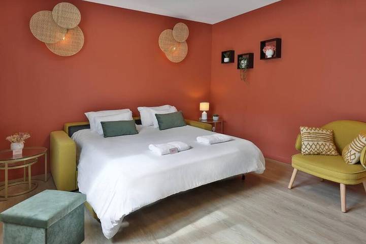Appartement entier, Le Chic & Raffiné - Terrasse & Clim in Périgueux, Périgord Blanc