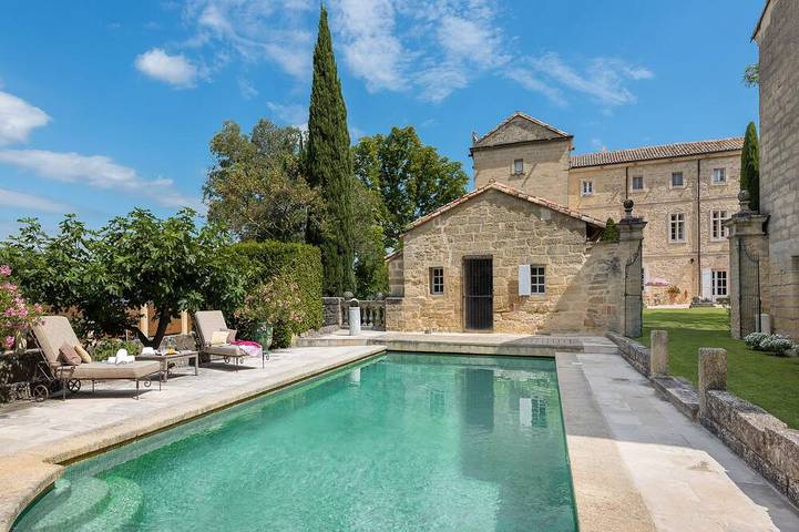 Château pour 11 personnes, avec jardin dans le Gard