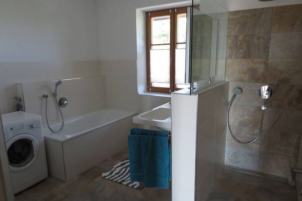 Ganze Wohnung, Obergeschosswohnung - Ferienwohnungen Werner in Schondorf, Ammersee