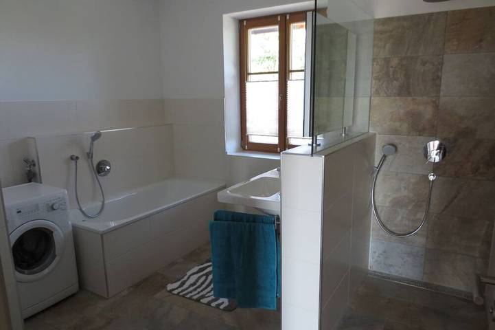 Ferienwohnung für 6 Personen, mit Balkon und Garten in Schondorf - 4