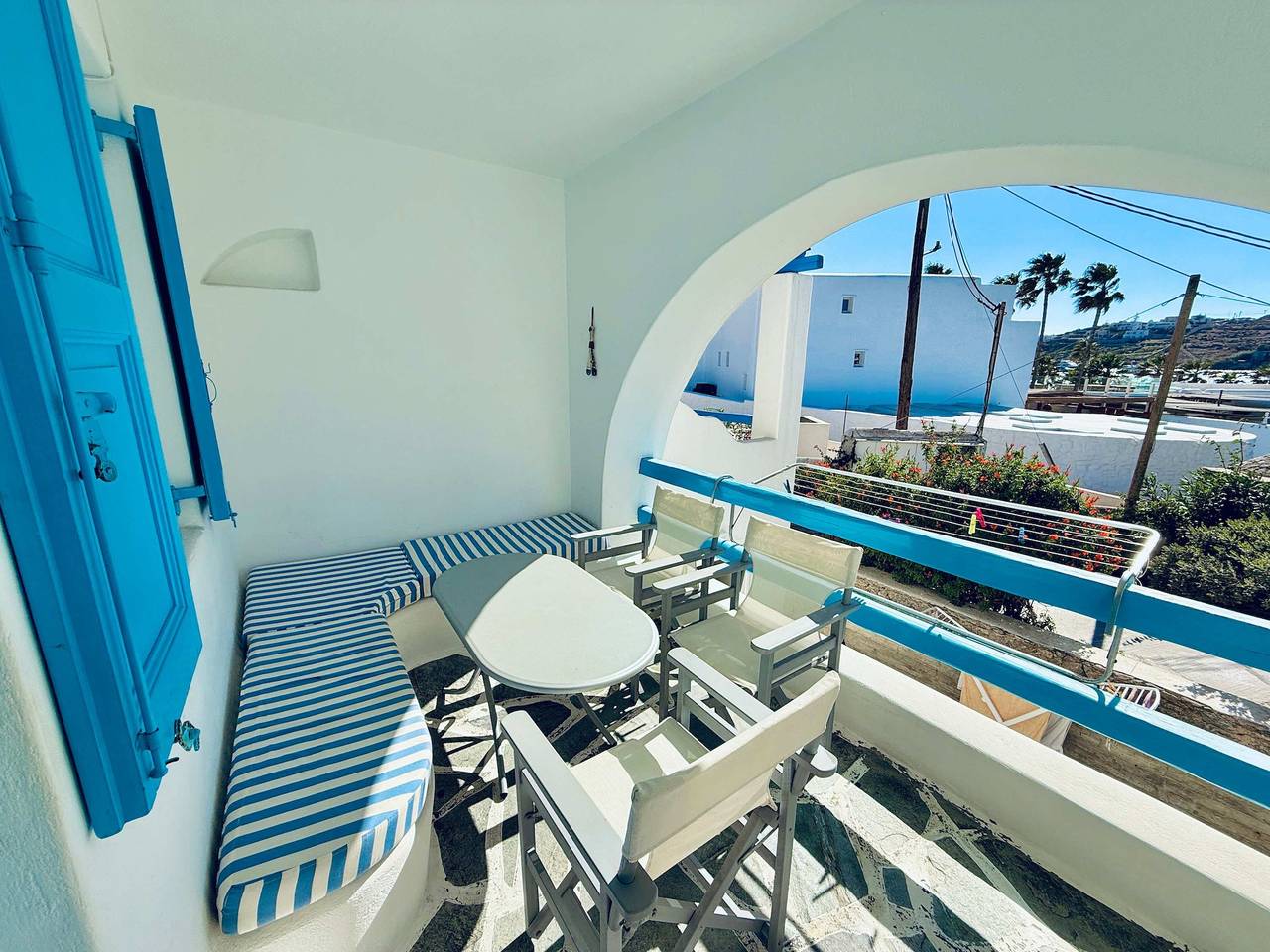Ganze Wohnung, Stylish 2 Bd Escape Apt with Patio at Ornos Beach in Ornos, Mykonos