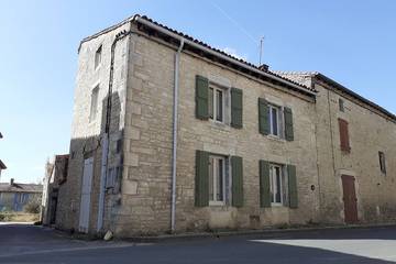 Gîte pour 7 personnes, avec terrasse, animaux acceptés à Tusson