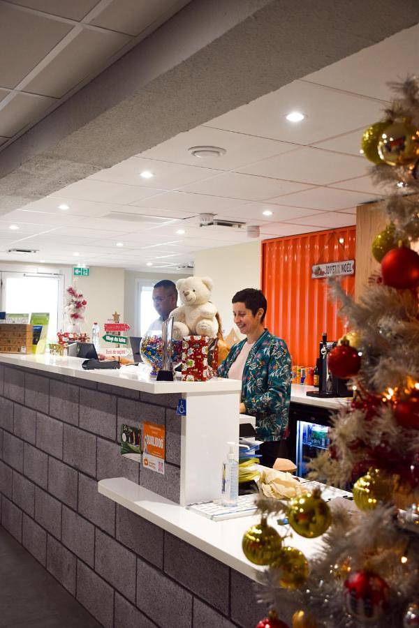 Hôtel pour 4 personnes, avec piscine et jardin, animaux acceptés