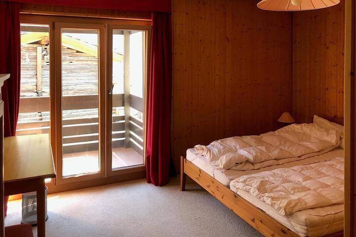Ganze Wohnung, Aussen : Wohnung für 6 Personen, im Zentrum des Dorfes gelegen, Balkon -.​Innen : ca. 120 m2, Wohnzi in Saint Luc, Anniviers