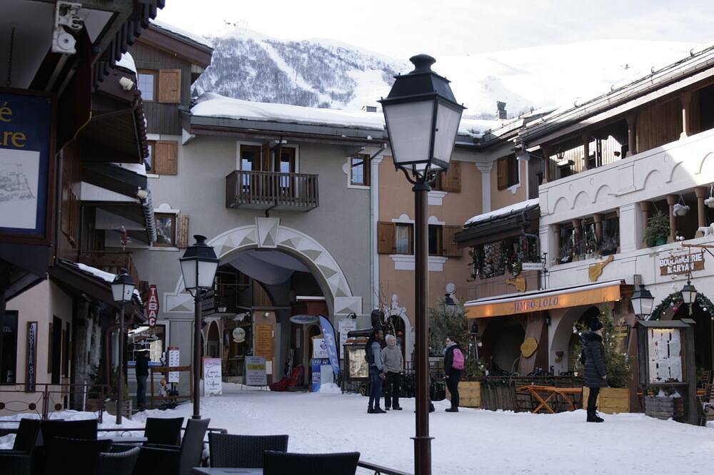 Ganze Wohnung, Valmorel Wohnung (4 Personen 30 m2) zurück zu den Skiern. Terrasse mit Veranda. in Valmorel, Les Avanchers-Valmorel