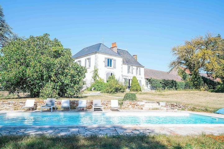 Gîte pour 15 personnes dans Nuret-le-Ferron