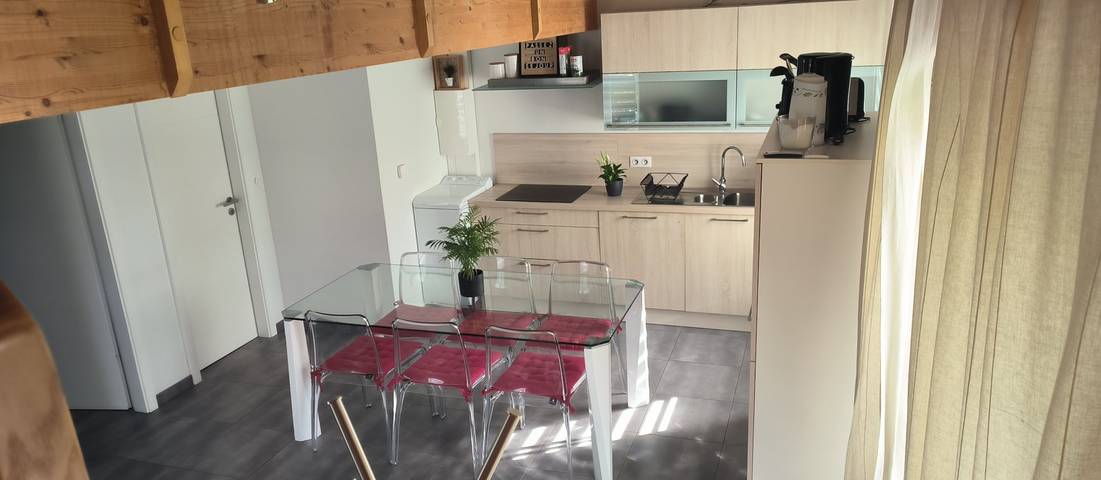 Gîte pour 5 personnes, avec balcon et jardin