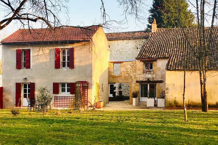 Location de vacances pour 4 personnes, avec Terrasse ainsi que Jardin et Piscine à Pineuilh