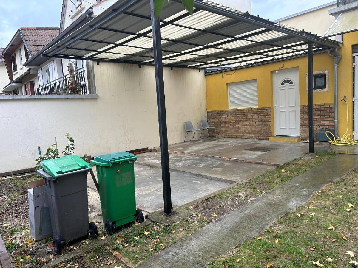 One-Bedroom House in Bondy, Seine-Saint-Denis