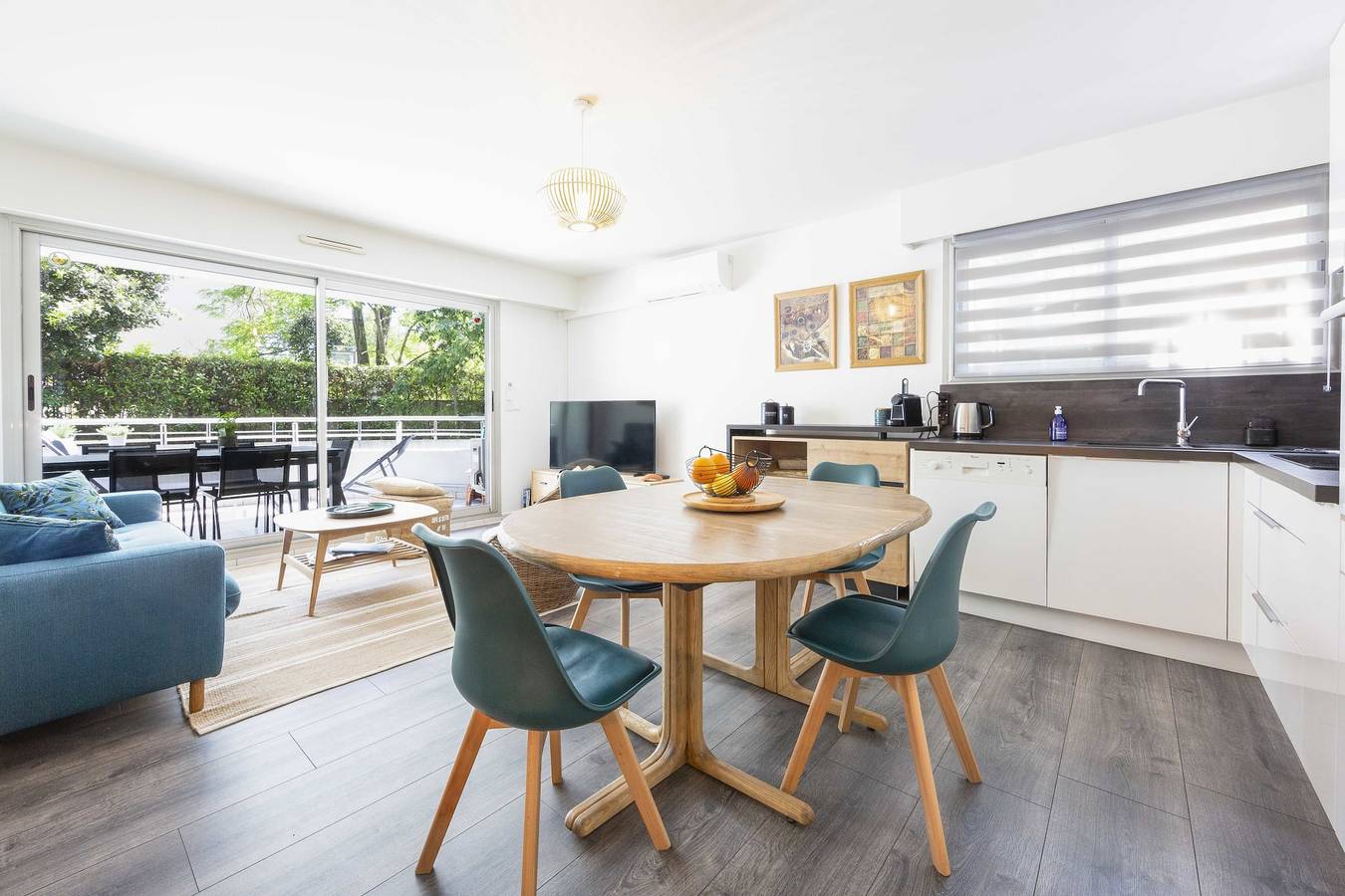 Geheel appartement, Salvy 2 bedrooms near the beach (300 meters) in Antibes, Cannes regio