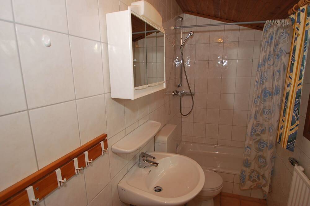 Ferienhaus Kamin - Zwei Schlafzimmer Resort, Schläft 4 in Clausthal-Zellerfeld, Harzvorland