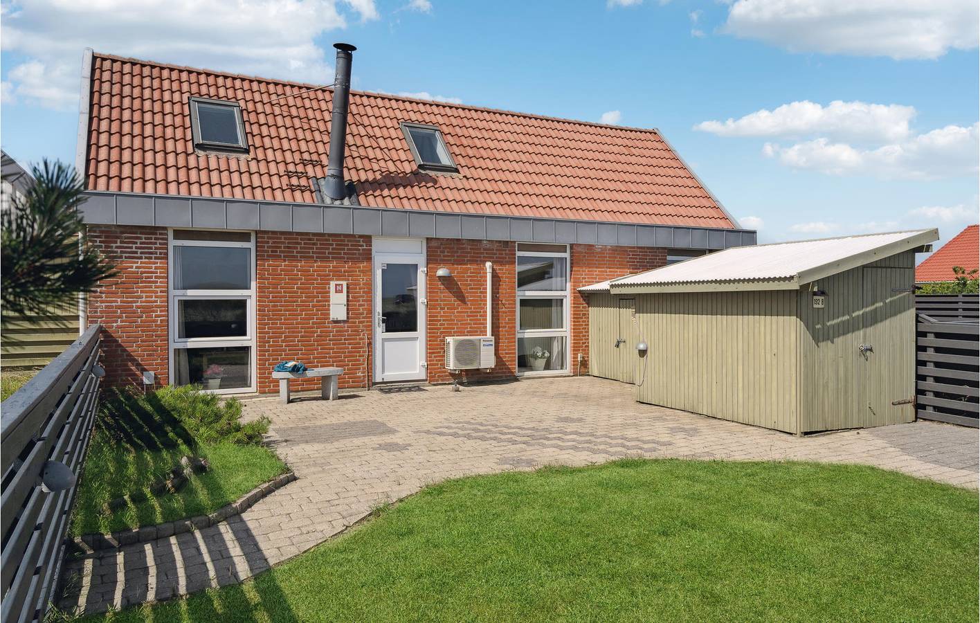 Hel ferieleilighet, Ferieleilighet for 6 personer med terrasse in Hvide Sande, Holmsland Klit