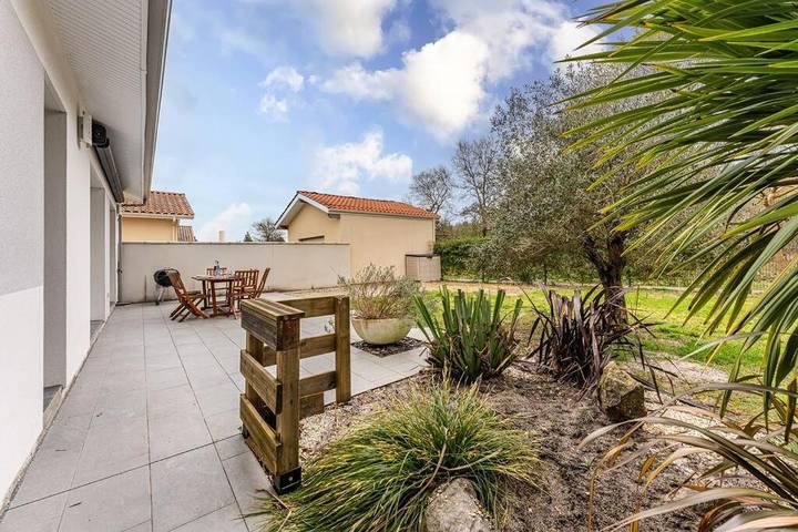 Location de vacances pour 6 personnes, avec jardin et terrasse à Saint-Paul-en-Born