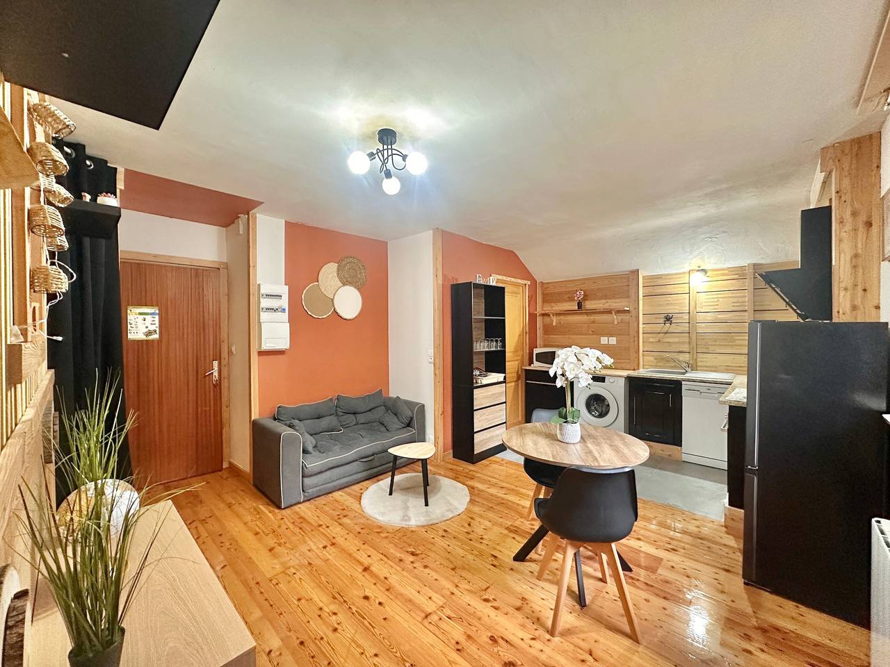 Ganze Wohnung, Appartement „Petite Ours“ mit Bergblick, Gemeinschaftsgarten und Wlan in Abriès-Ristolas, Queyras