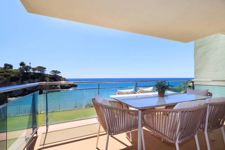 Ferienwohnung für 6 Personen, mit Terrasse und Garten sowie Pool an der Costa Dorada