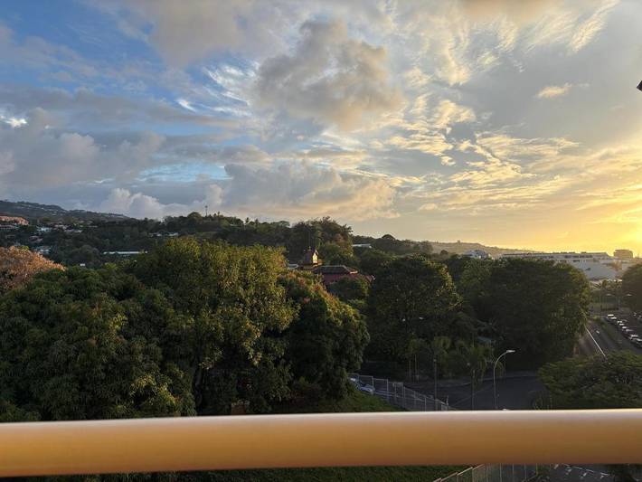 Gîte pour 3 personnes, avec vue et balcon à Papeete - 2