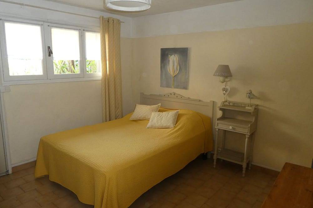 Sablettes beach at 200m.  Maisonette with Garden Terrace in Les Sablettes, La Seyne-sur-Mer