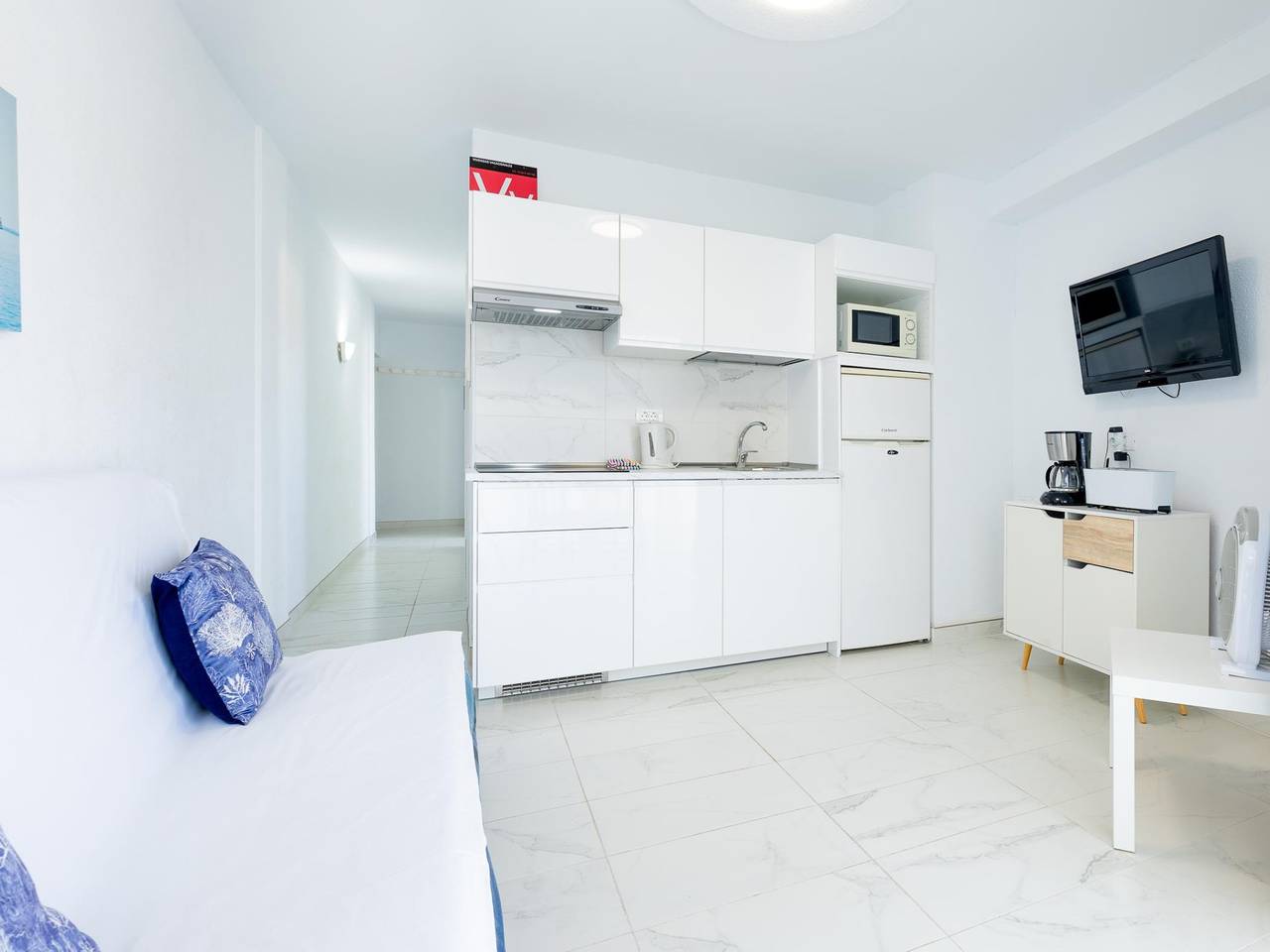 Entire holiday apartment, 313 Comfortable! Las Americas,Closed Pool,Wi Fi in Playa de Troya, South Tenerife