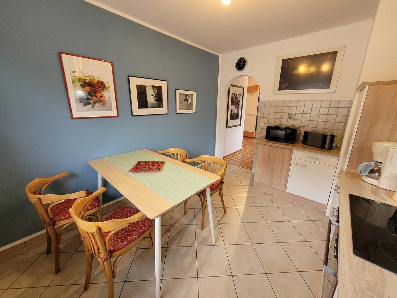 Apartamento vacacional entero, Apartamento, ducha, Wc, lado mirando al jardín in Sistig, Kall