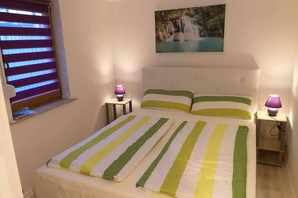 Vacation home with private heated pool in Rietz-Neuendorf, Oder - Spree region