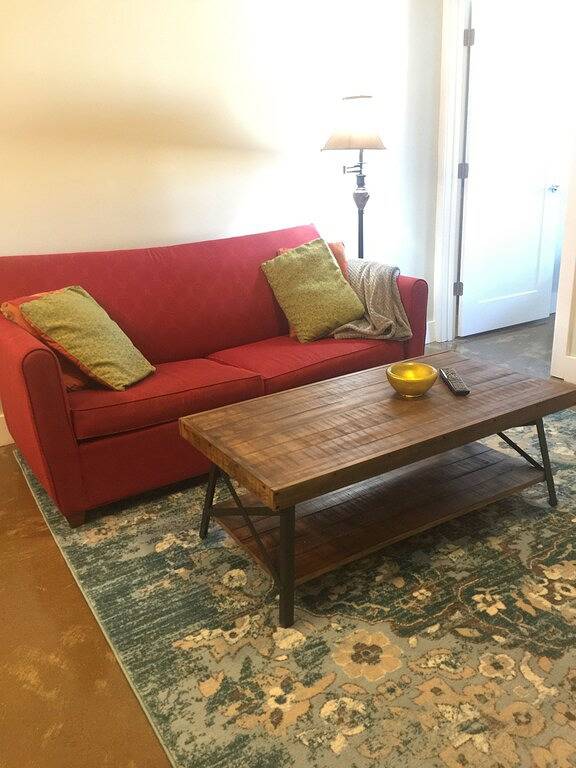 Ganze Wohnung, A01 - Herz der Künste - Das nächste Vcu Mcv Quirk Hote der King Suite West Broad Condo in Richmond, Virginia