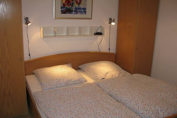 Ganze Wohnung, Ferienwohnung direkt am Strand in Norddeich  Parkplatz am Haus in Strand Norddeich, Norddeich