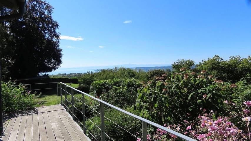 Ferienhaus für 7 Personen, mit Seeblick und Ausblick sowie Sauna und Garten in Ueberlinger see