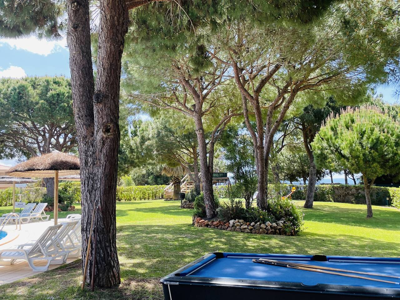 Apartamento inteiro, Apartamento de férias para 6 pessoas com piscina in Praia da Oura, Albufeira
