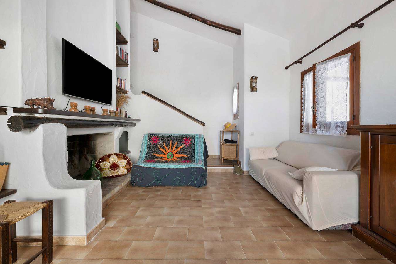 Villa Claudia mit privatem Garten, nur wenige Schritte vom Strand entfernt in Torre delle Stelle, Maracalagonis