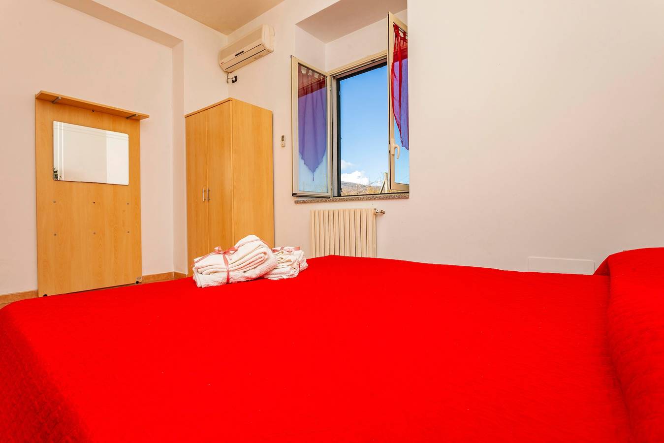 Appartamento intero, Appartamento 'Camia Etna House - Standard' con vista mare, Wi-Fi e aria condizionata in Piedimonte Etneo, Etna