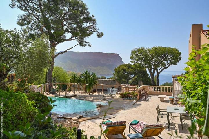 Villa pour 10 personnes, avec Balcon et Jacuzzi ainsi que Terrasse et Jardin à Cassis - 2