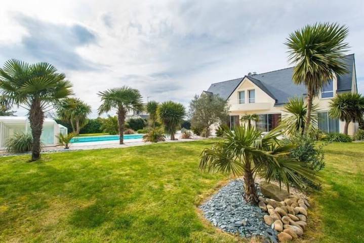 Chalet para 13 personas, con jardín además de sauna y jacuzzi - 1
